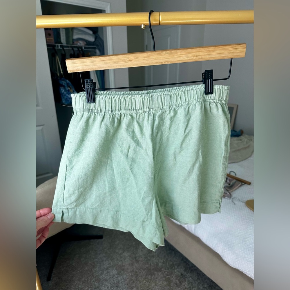 light green linen shorts size S